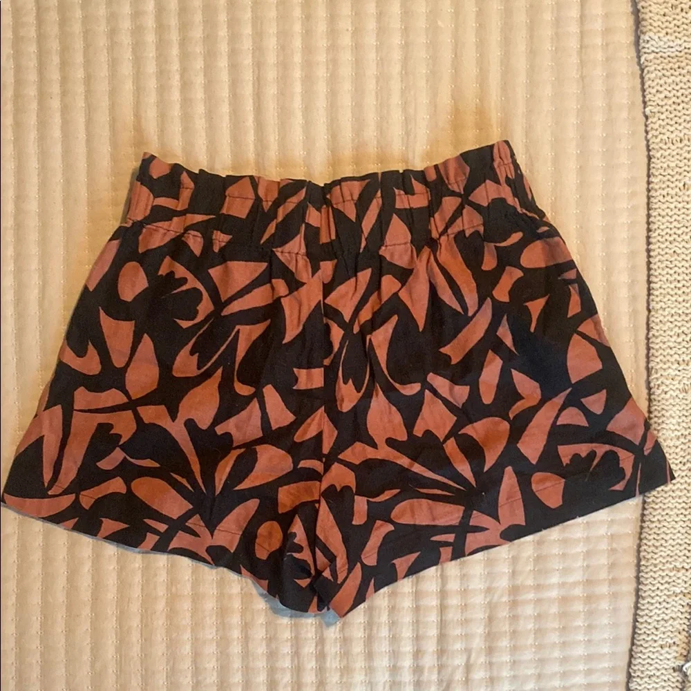 A New Day - Women’s High Waist Black and Burnt Orange Linen Blend Shorts - Picture 4 of 6